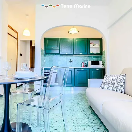 Il Poggio Sul Mare, Terre Marine * مونتيروسّو ال ماري